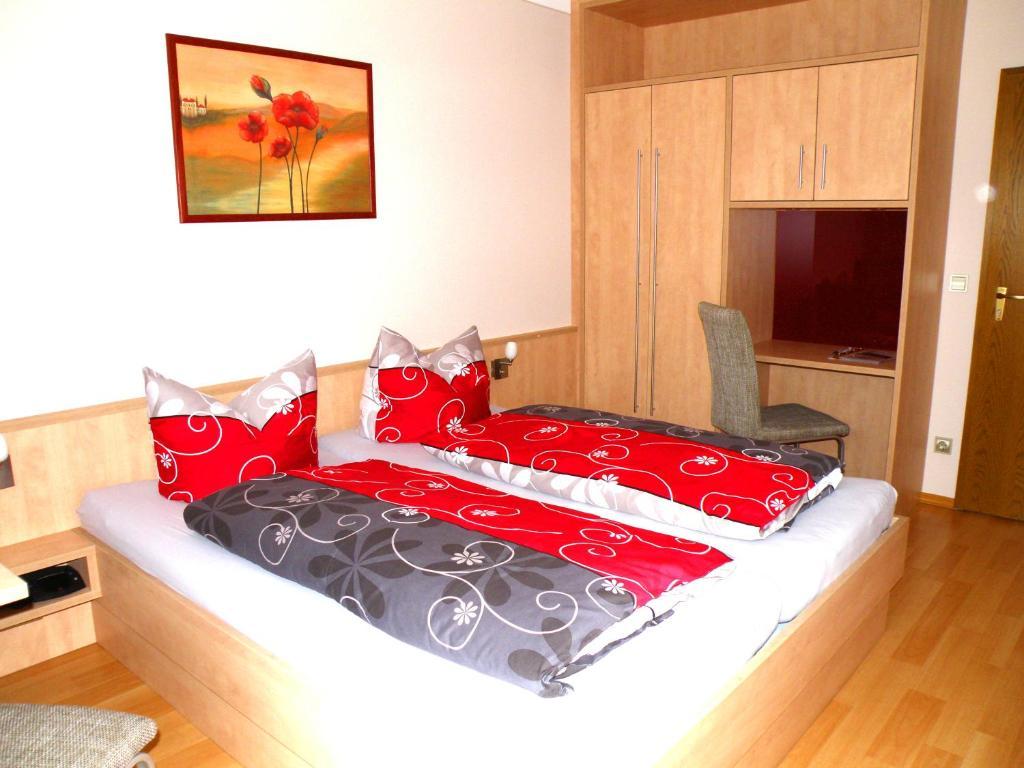 Zum Schwarzen Baeren Hotel Vohenstrauss Quarto foto