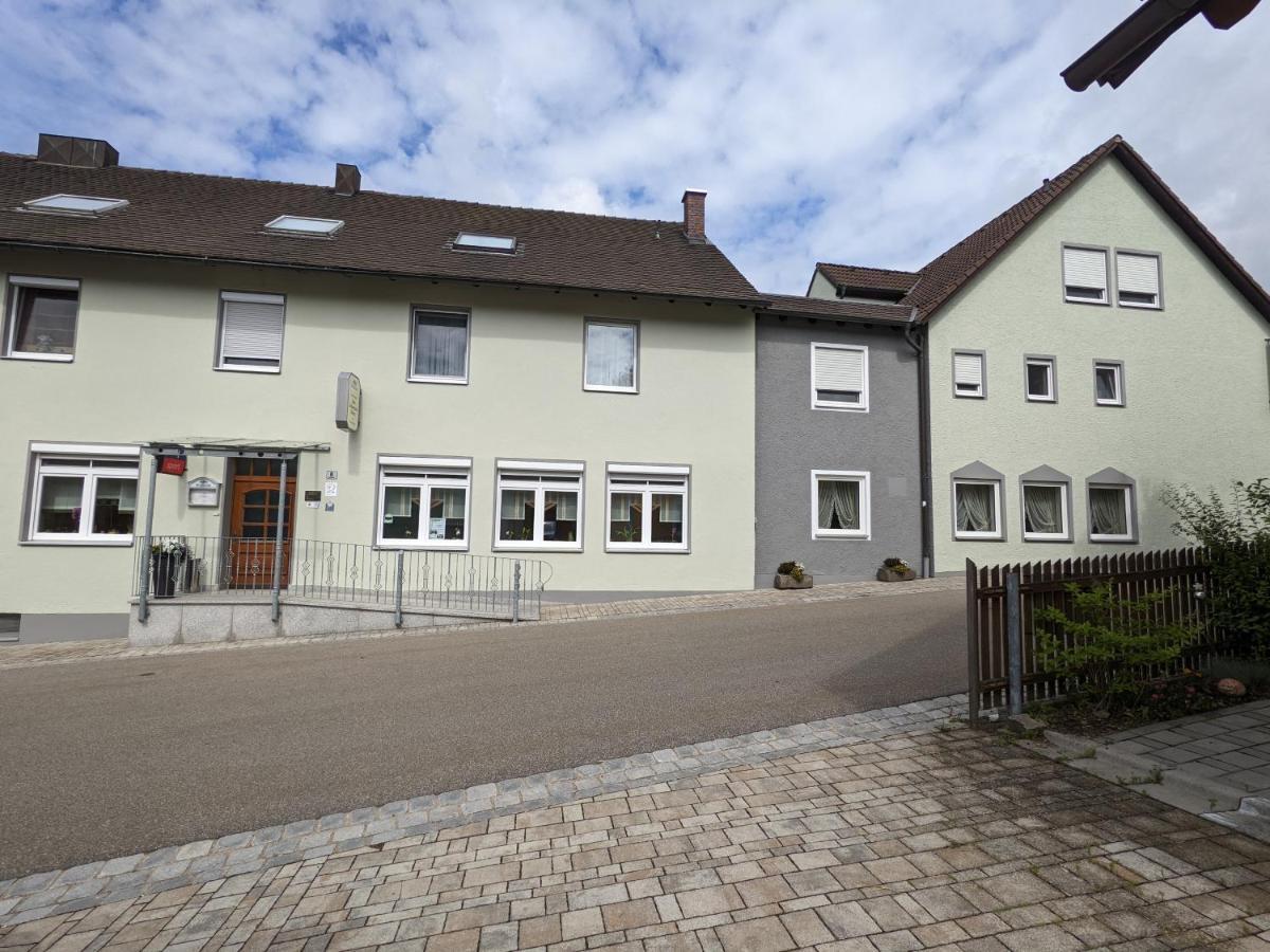 Zum Schwarzen Baeren Hotel Vohenstrauss Exterior foto